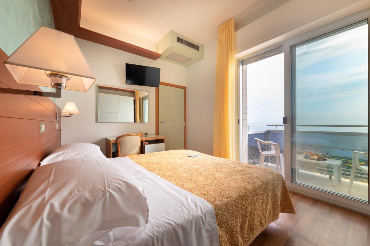 Hotel Margareth Riccione Exterior photo