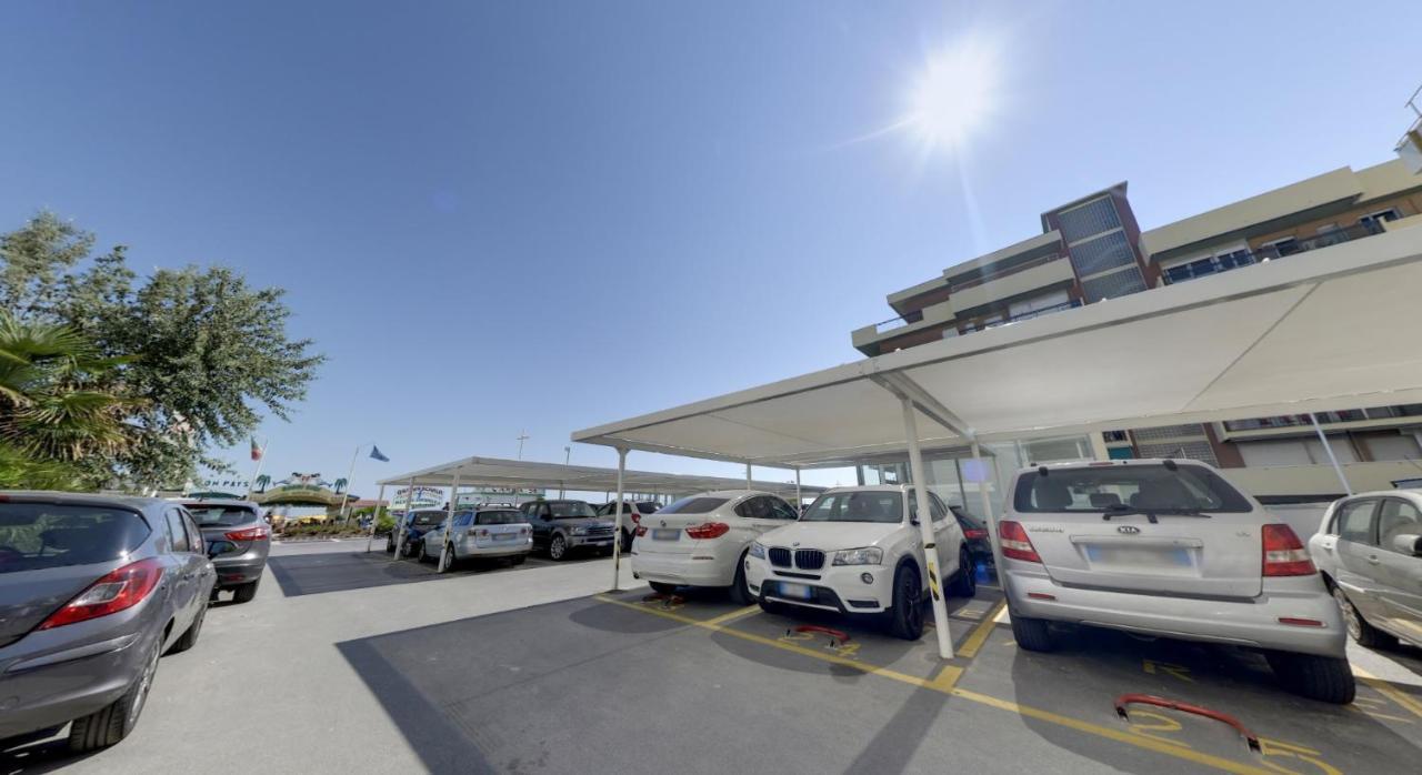 Hotel Margareth Riccione Exterior photo