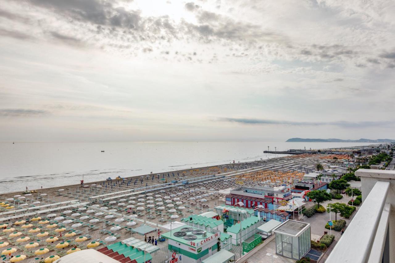 Hotel Margareth Riccione Exterior photo