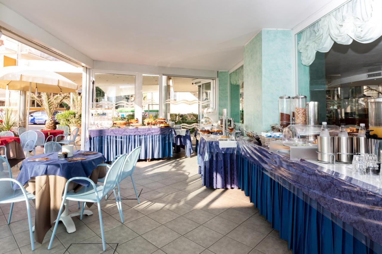 Hotel Margareth Riccione Exterior photo
