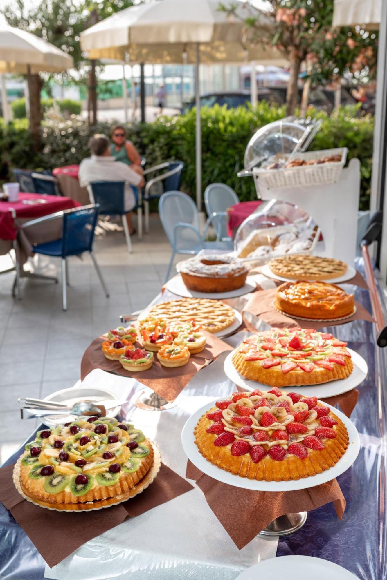 Hotel Margareth Riccione Exterior photo