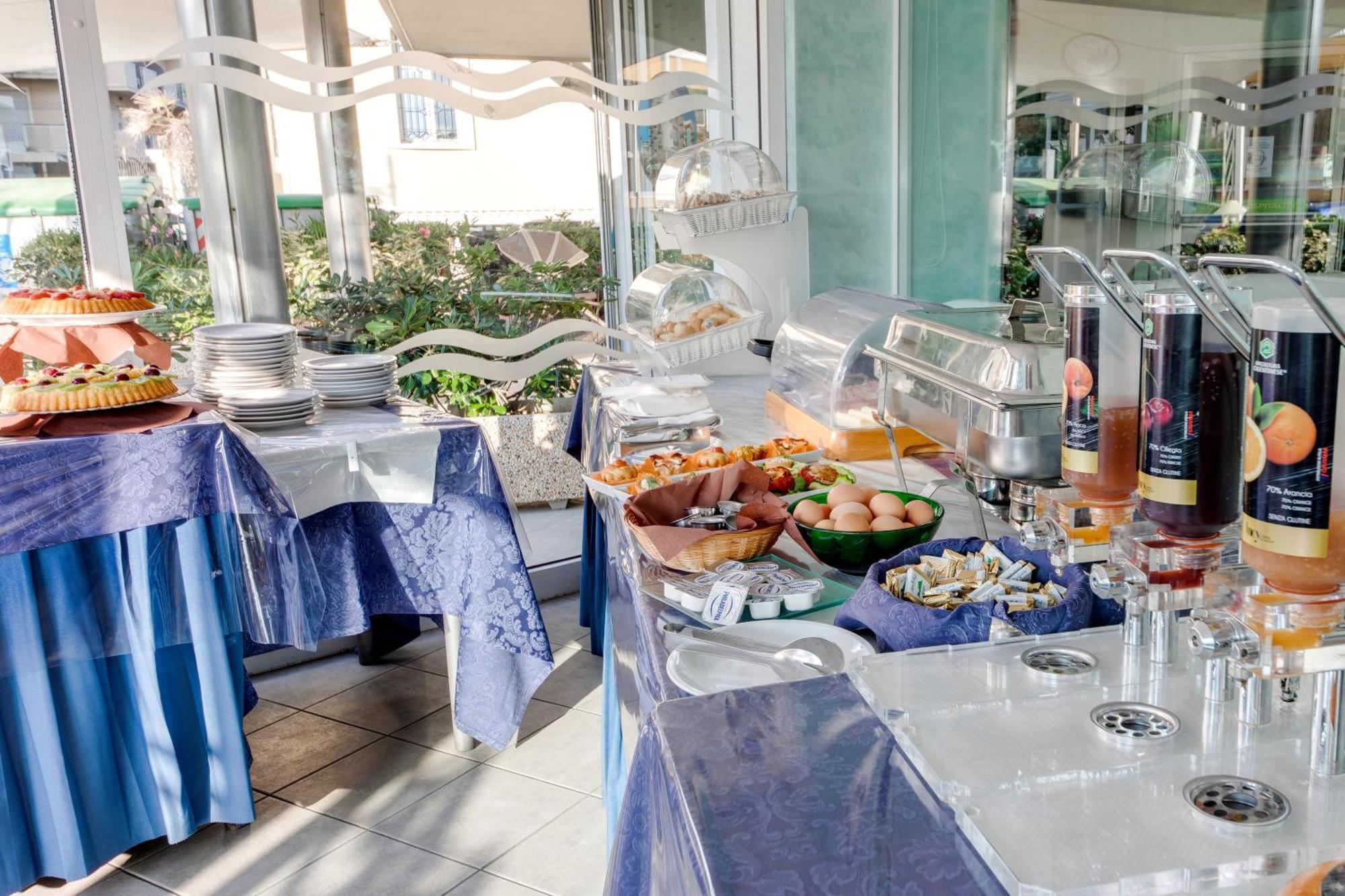 Hotel Margareth Riccione Exterior photo