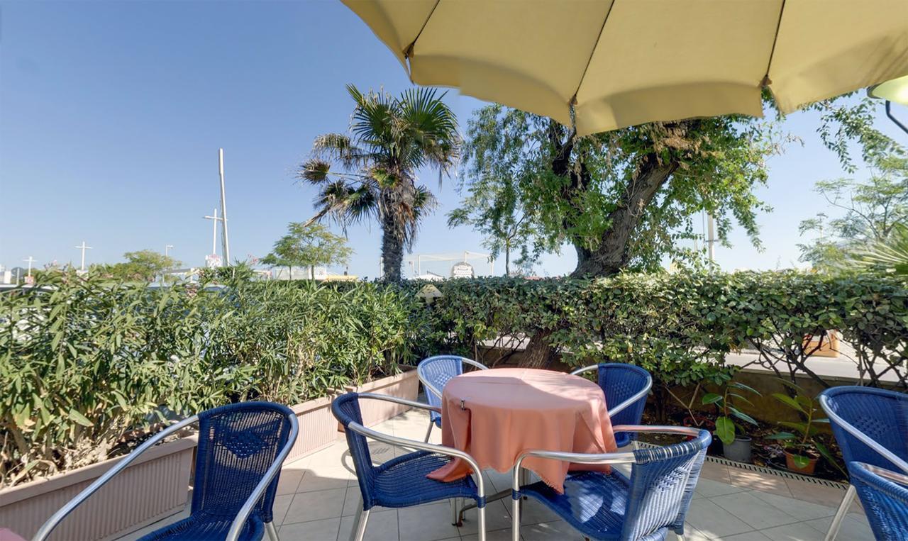 Hotel Margareth Riccione Exterior photo