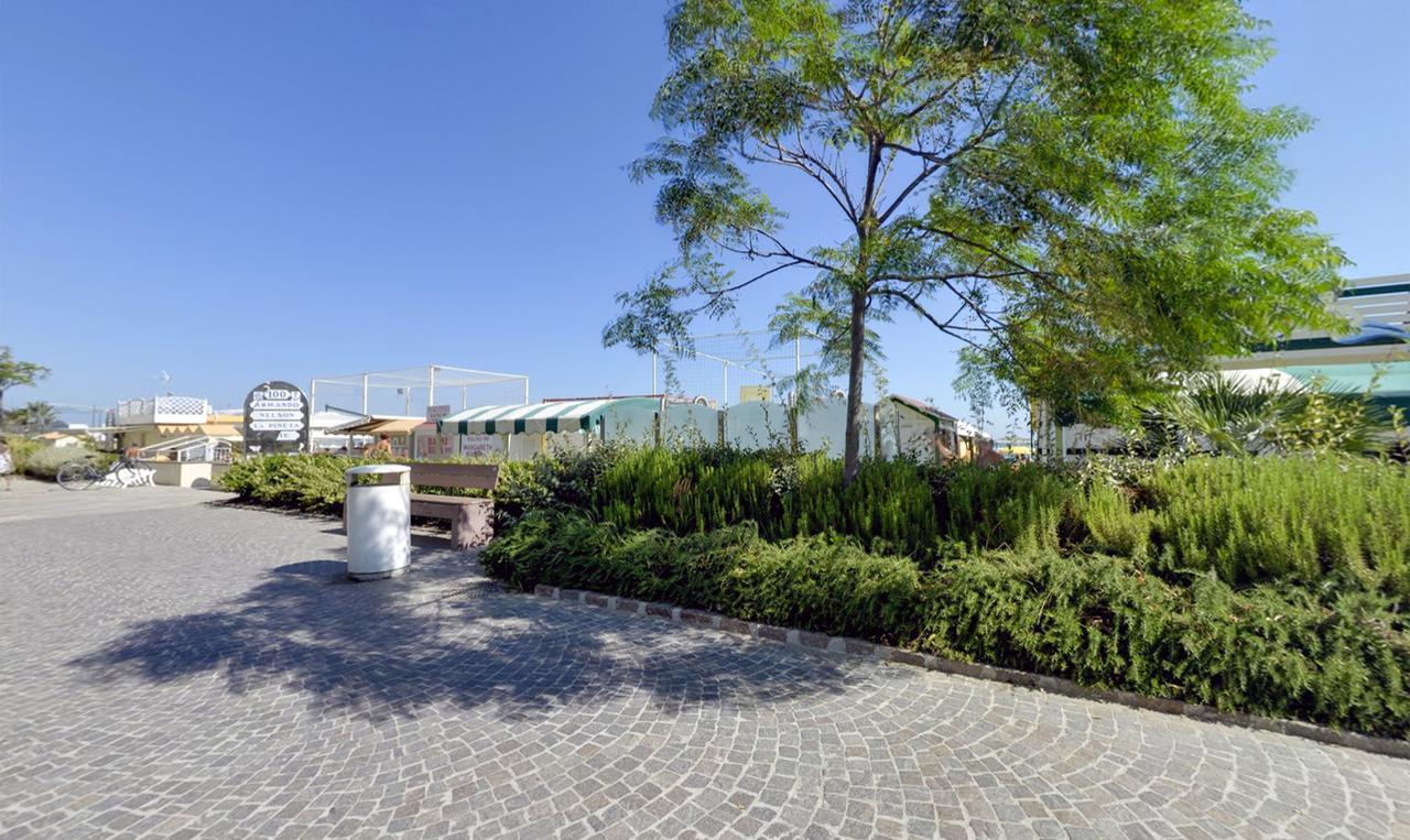 Hotel Margareth Riccione Exterior photo