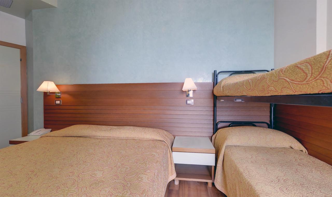 Hotel Margareth Riccione Exterior photo