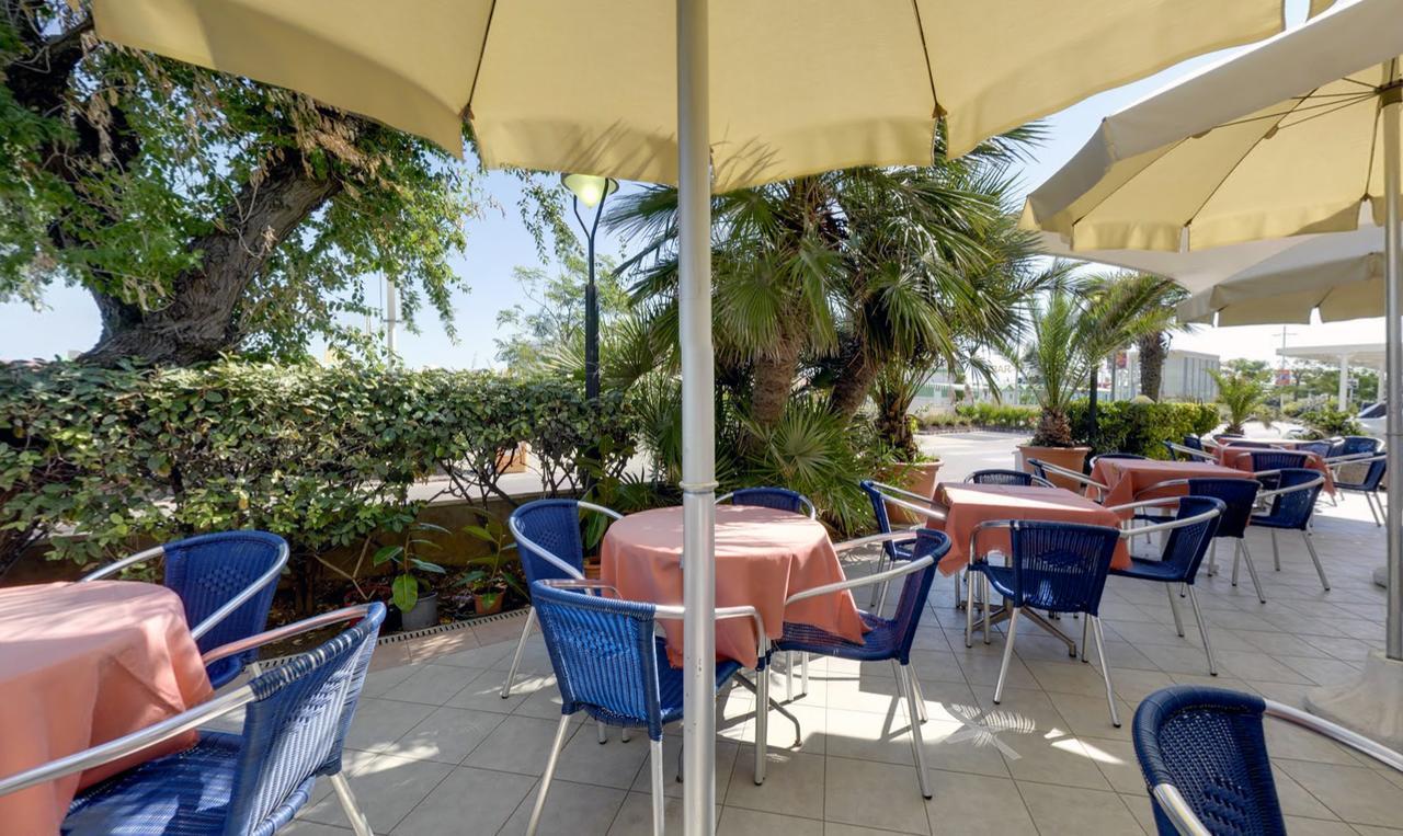 Hotel Margareth Riccione Exterior photo