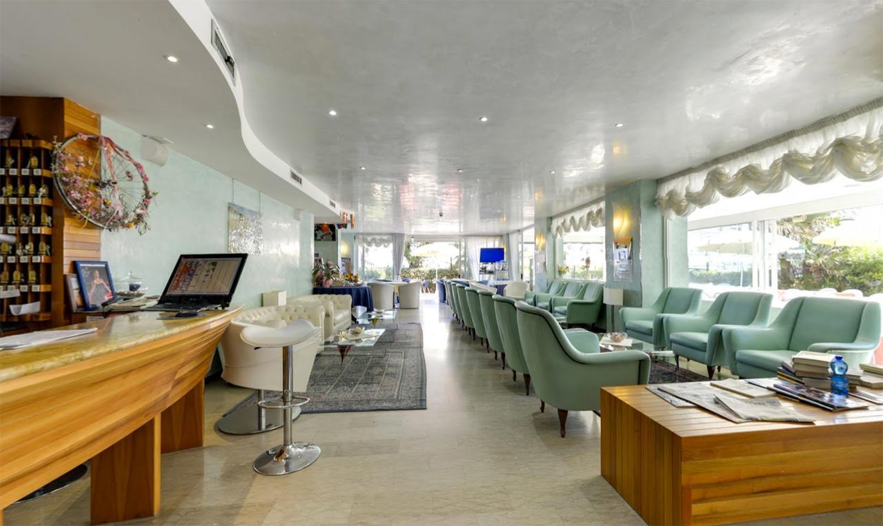 Hotel Margareth Riccione Exterior photo